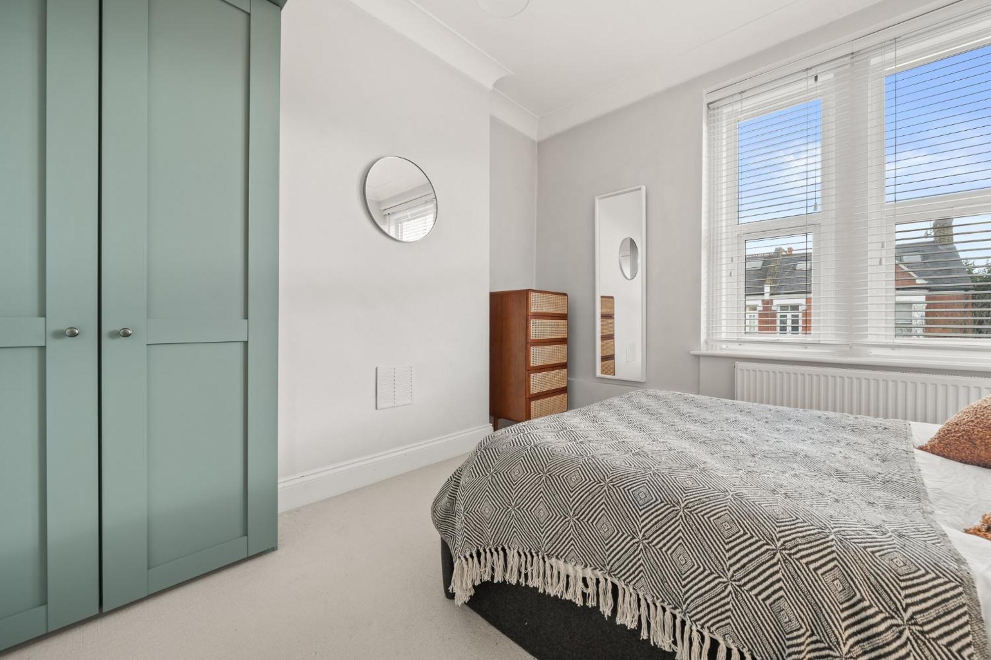 Brand New 2 Bedroom Fulham Near Tube Station Cozy London