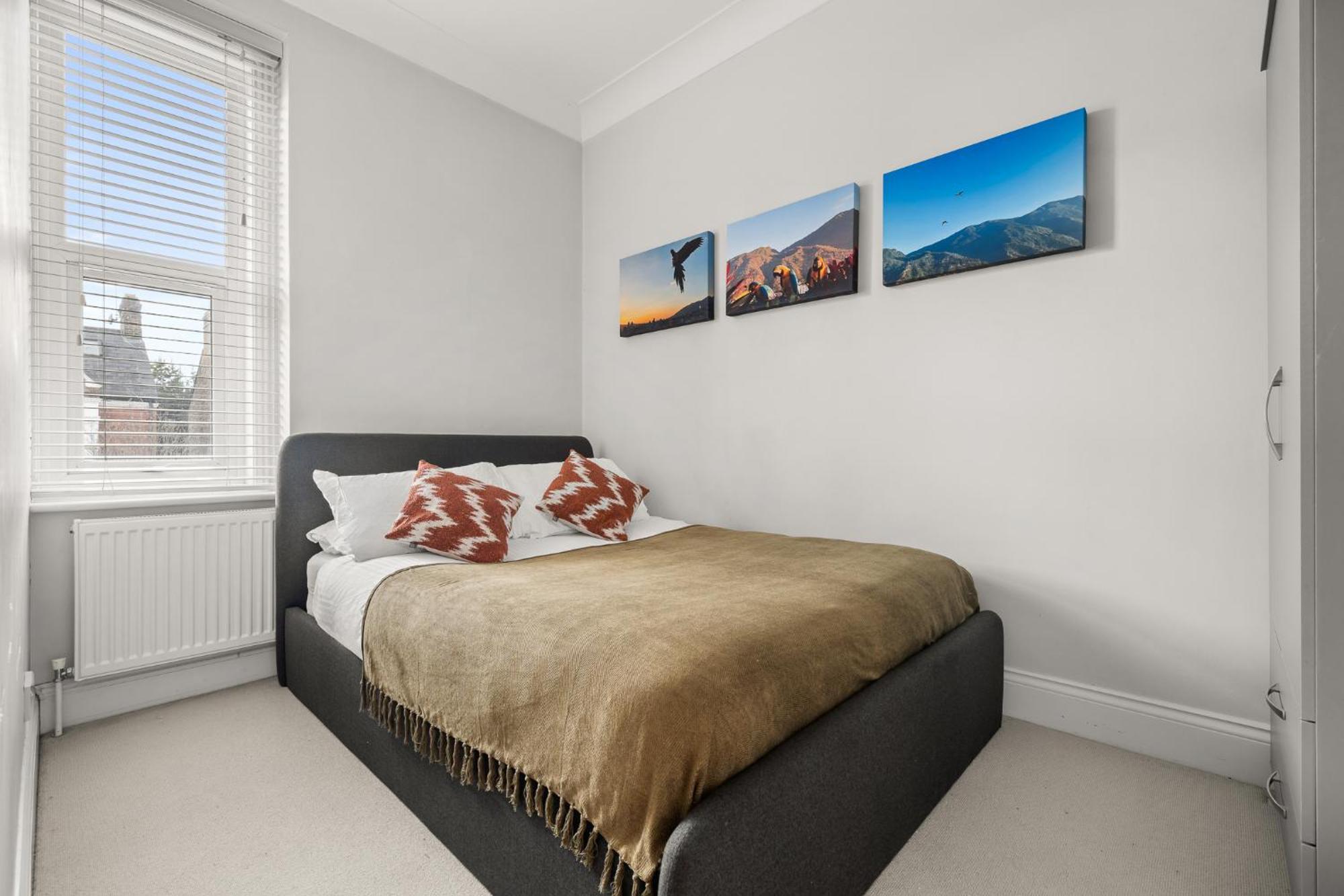 Brand New 2 Bedroom Fulham Near Tube Station Cozy