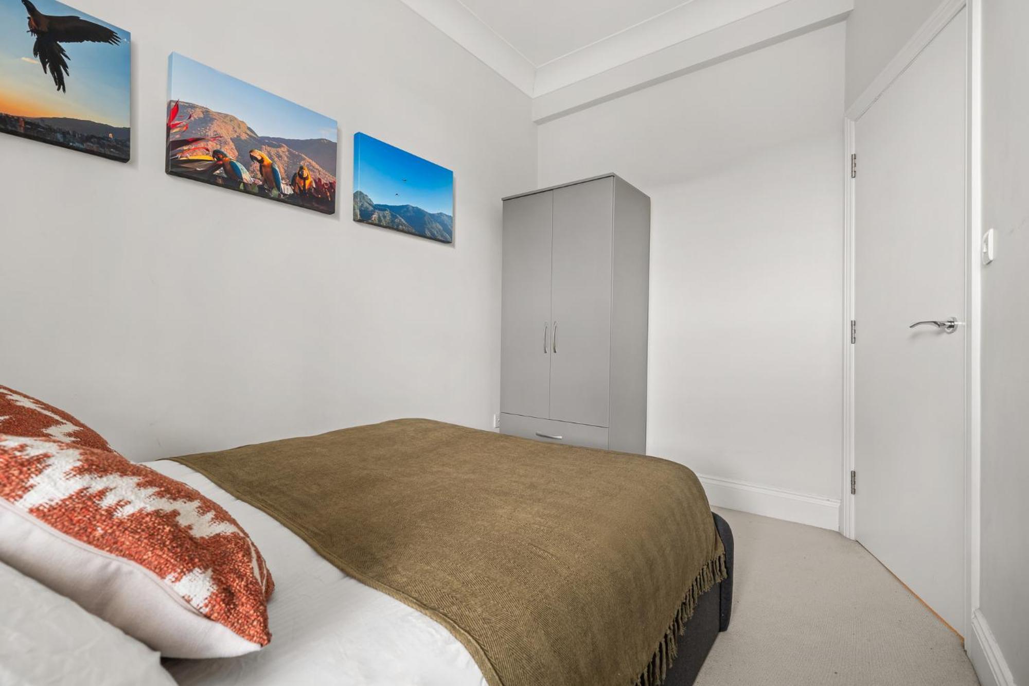 Brand New 2 Bedroom Fulham Near Tube Station Cozy Apartment London